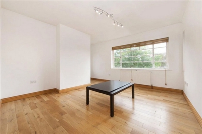 2 Bedroom Maisonette to rent in Ossulton Way, Hampstead Garden Suburb, London, N2