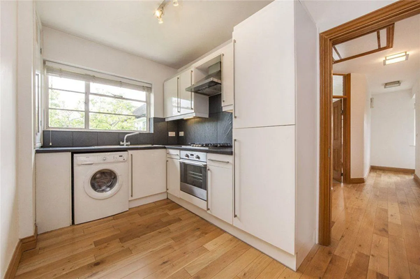 2 Bedroom Maisonette to rent in Hampstead Garden Suburb, London, N2