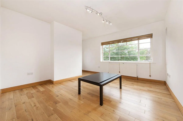 2 Bedroom Maisonette to rent in Hampstead Garden Suburb, London, N2