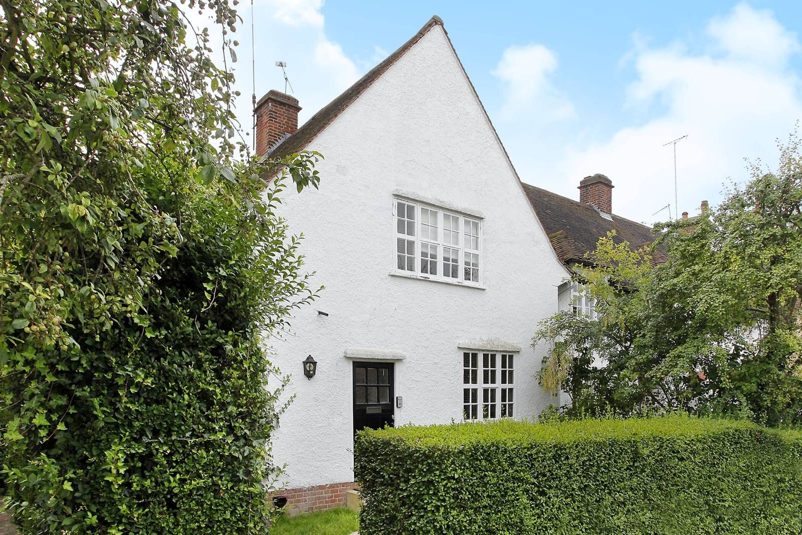 3 Bedroom House to rent in Asmuns Hill, Hampstead Garden Suburb, London, NW11