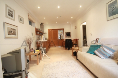 1 Bedroom Flat to rent in Greencroft Gardens, South Hampstead, London, NW6