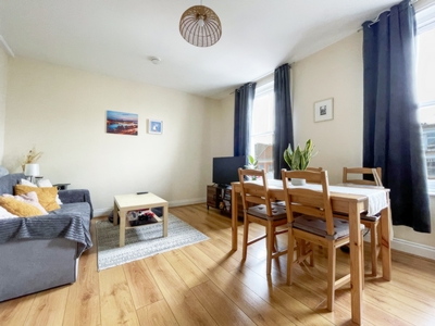 1 Bedroom Flat to rent in West End Lane, West Hampstead, London, NW6