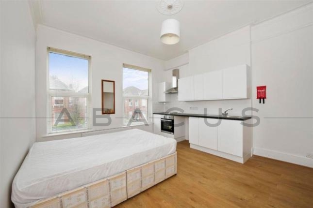 Studio to rent in West Hampstead, London, NW2