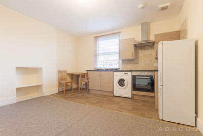 Studio Flat to rent in Fordwych Road, Kilburn, London, NW2