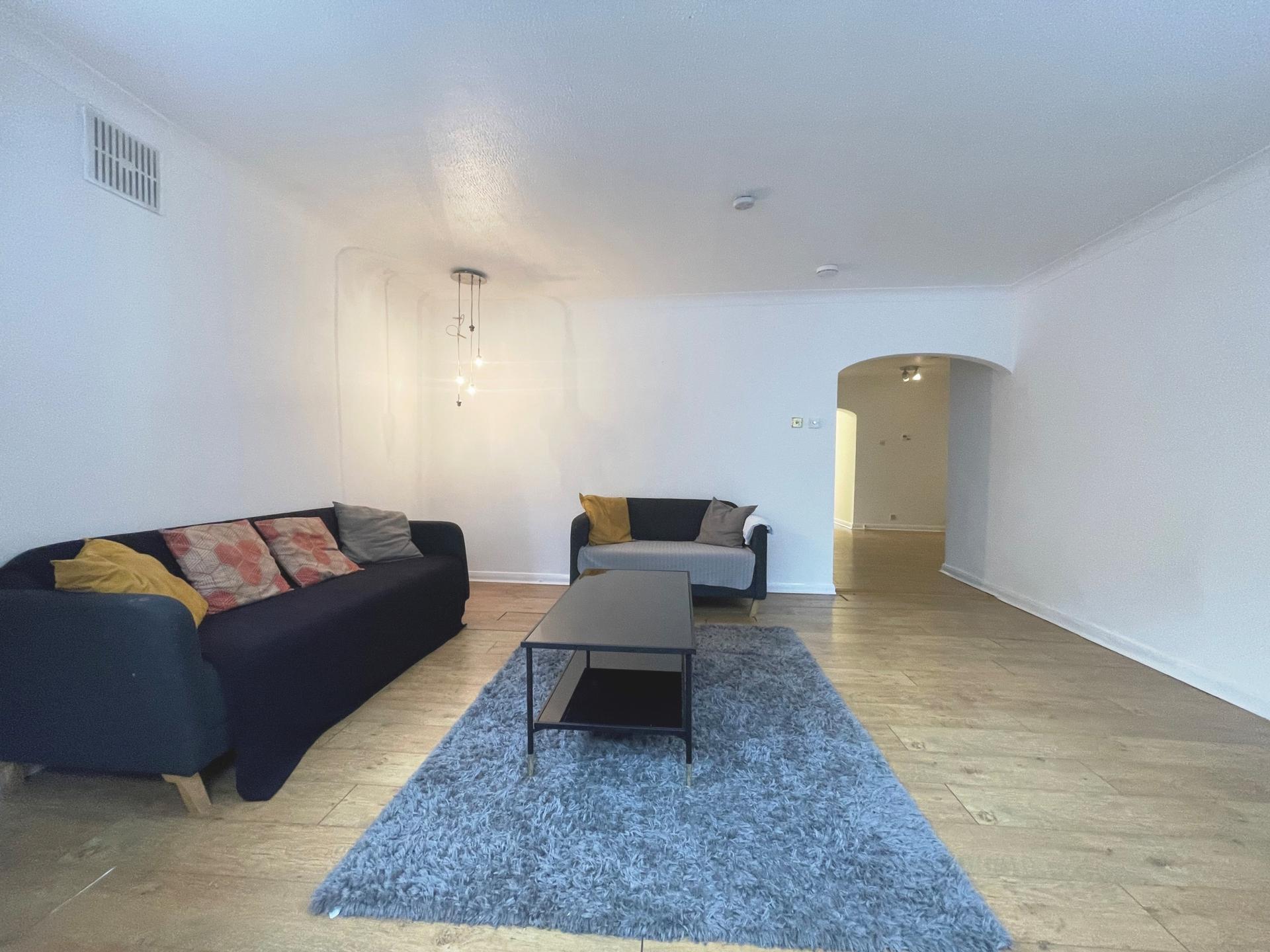3 Bedroom Flat to rent in Kilburn, London, NW6