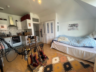 Studio Flat to rent in Fawley Road, West Hampstead, London, NW6