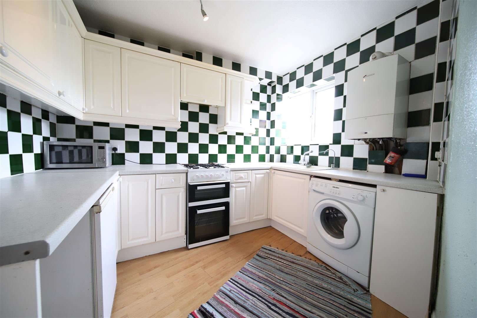 3 Bedroom Flat to rent in Southgate, London, N14