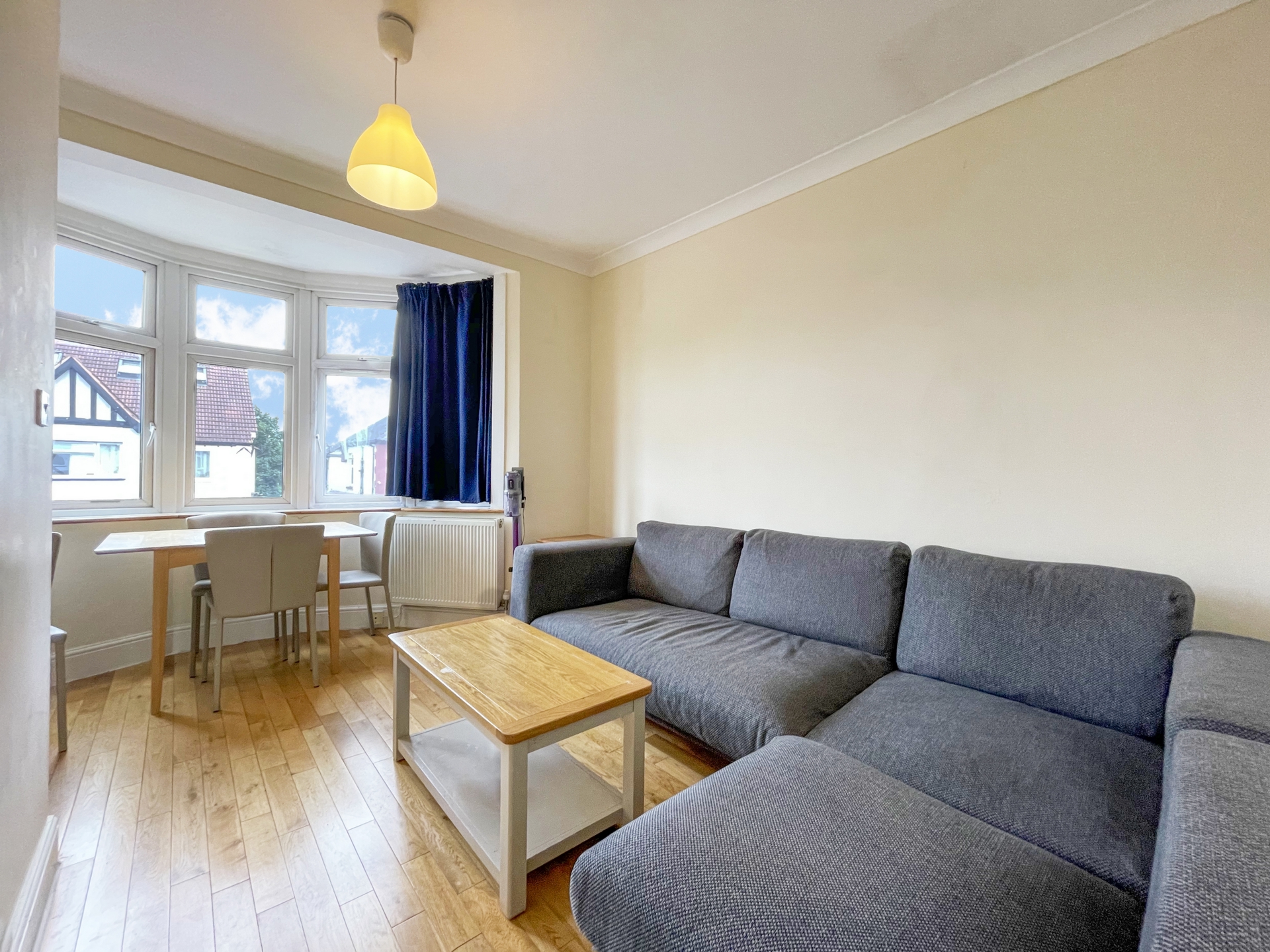 2 Bedroom Flat to rent in Dollis Hill, London, NW2