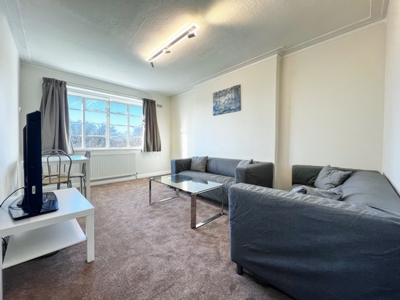 1 Bedroom Flat to rent in Shoot Up Hill, Kilburn, London, NW2