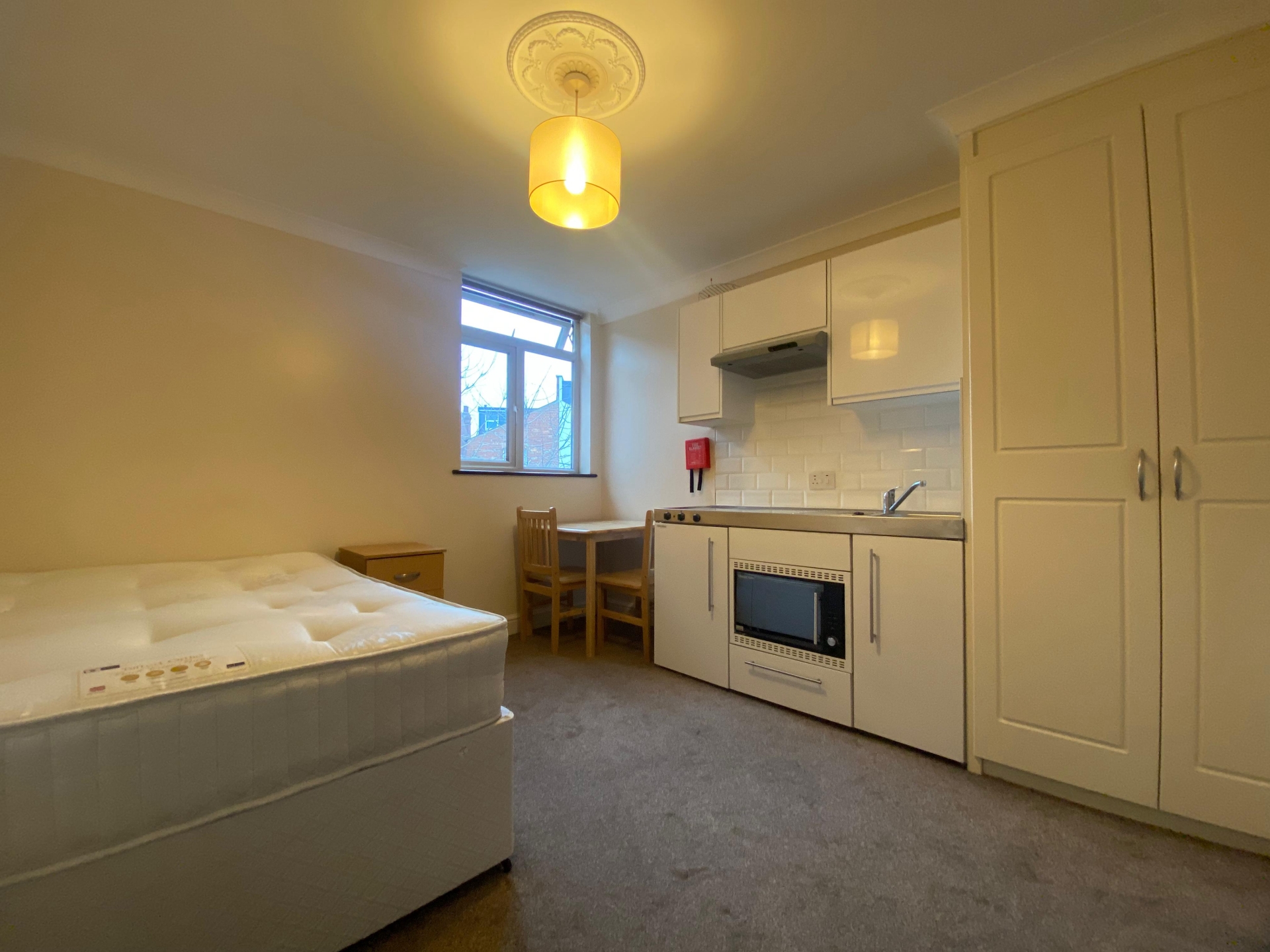 Flat to rent in Cricklewood, London, NW2