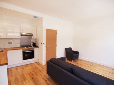 2 Bedroom Flat to rent in Hornsey Road, Finsbury Park, London, N19