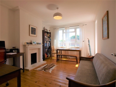 1 Bedroom Flat to rent in Sydney Road, Muswell Hill, London, N10