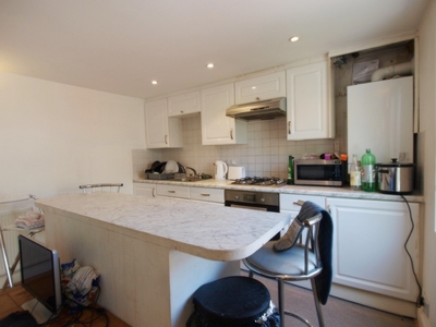 3 Bedroom Flat to rent in Kings Cross Road, Kings Cross, London, WC1X