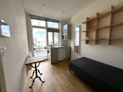 Studio Flat to rent in Pentonville Road, Kings Cross, London, N1