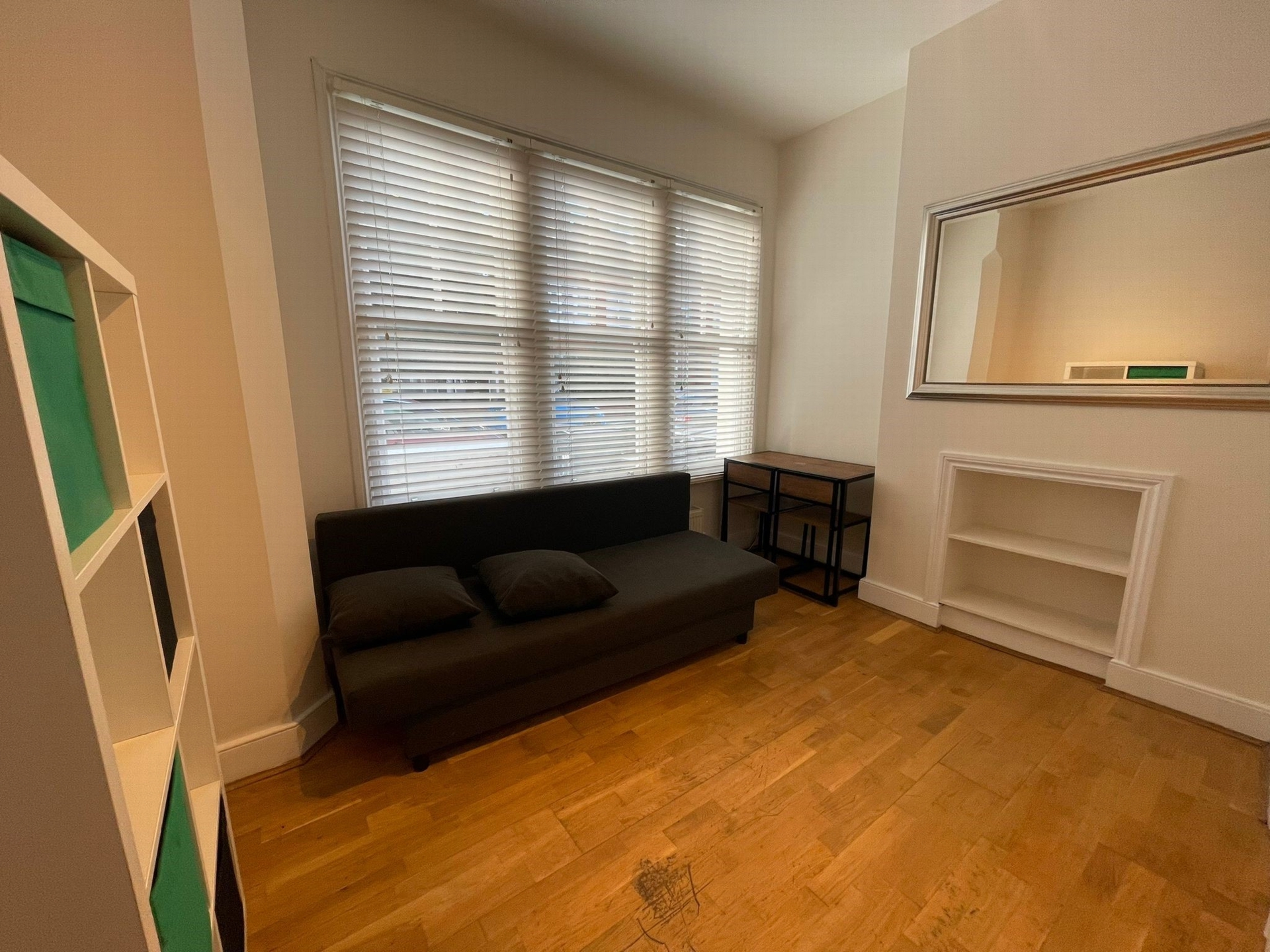 Flat to rent in Green Lanes, London, N4