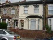 Studio to rent in Buckingham Road, Harlesden, London, NW10