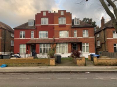 1 Bedroom 1 Bed Garden Flat to rent in Chatsworth Road, Kilburn, London, NW2