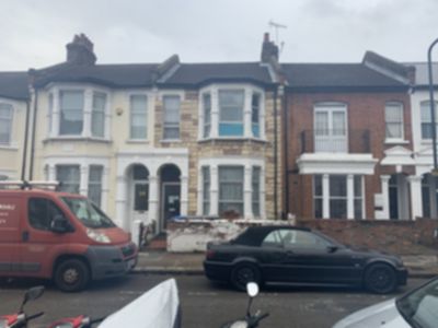 Room To Let to rent in Lechmere Road, Willesden, London, NW2