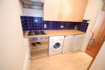 2 Bedroom Flat to rent in Vivian Avenue, Hendon, London, NW4