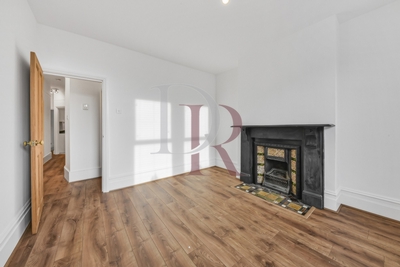 2 Bedroom Flat to rent in Hambalt Road, Clapham South, London, SW4