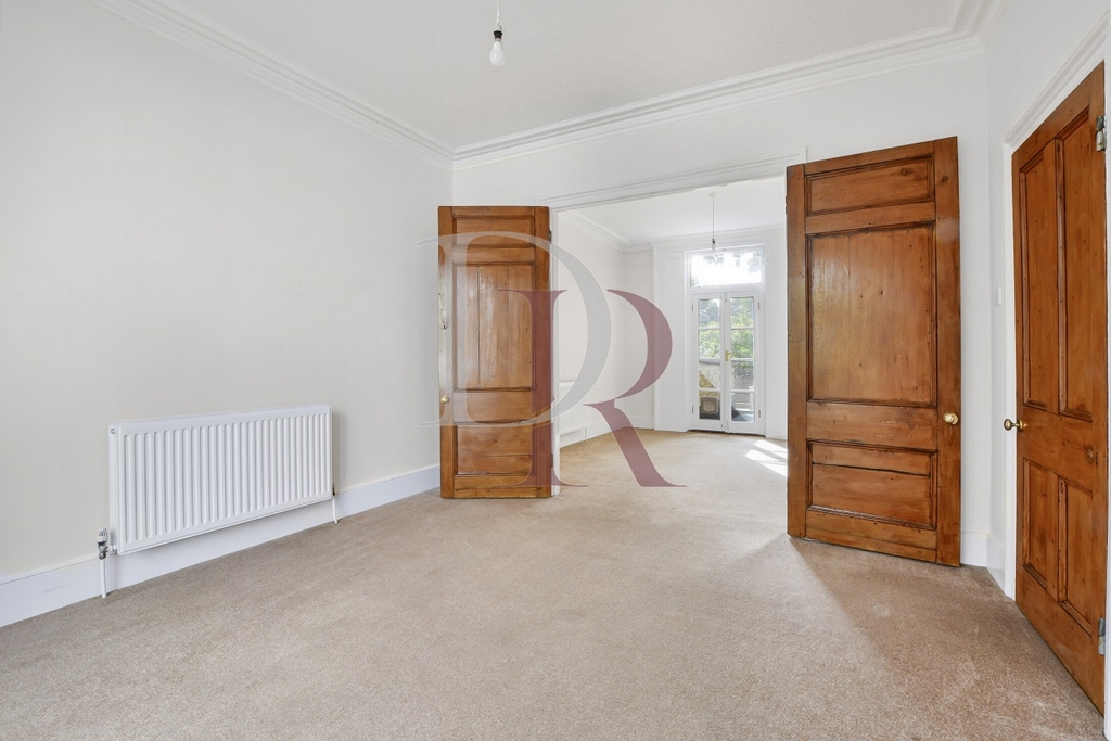 2 Bedroom Apartment to rent in Peckham Rye, London, SE15