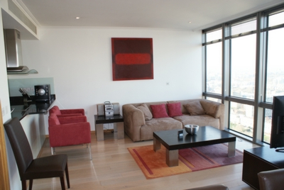2 Bedroom Apartment to rent in Hertsmere Road, Canary Wharf, London, E14