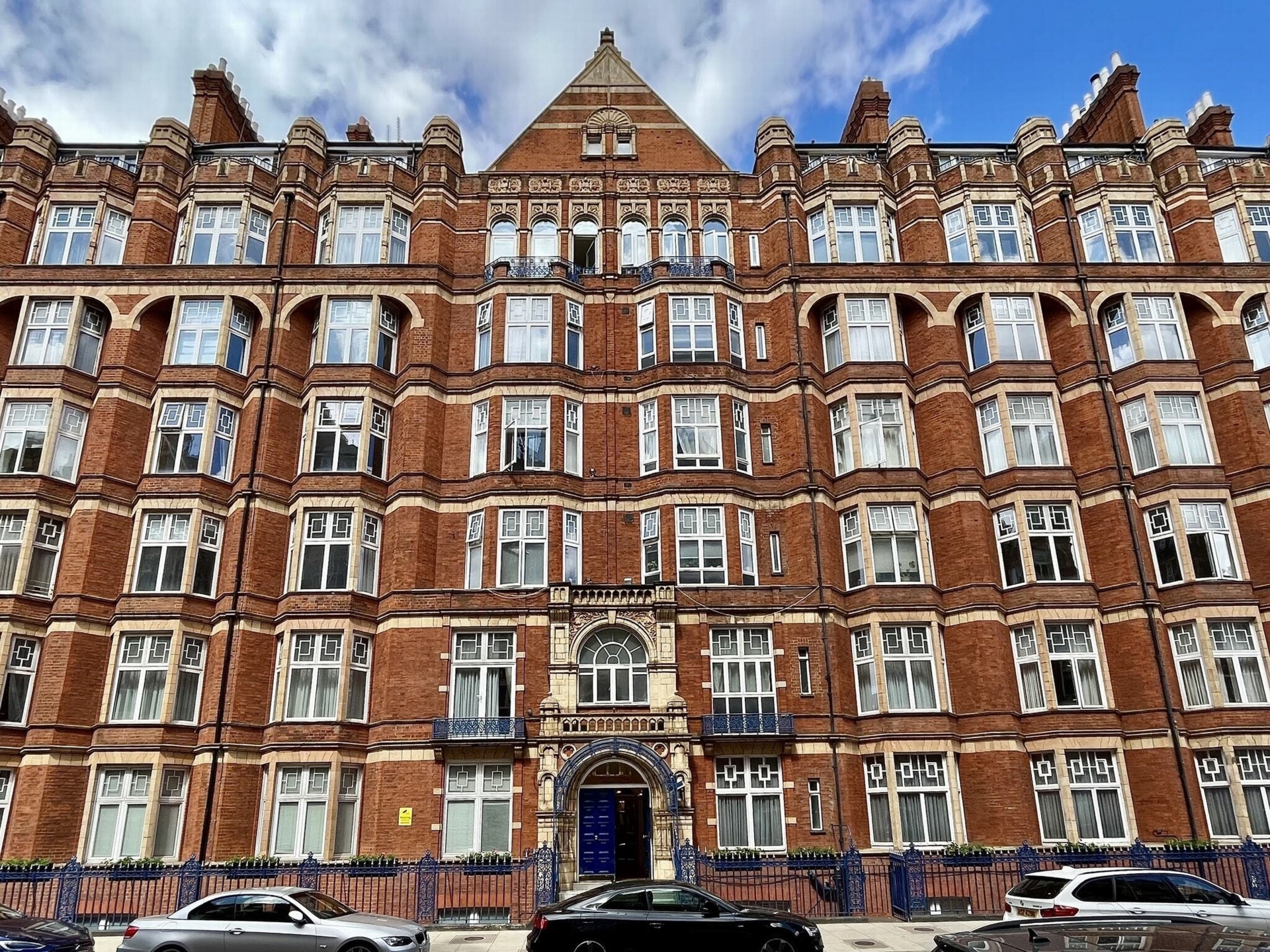 3 Bedroom Apartment to rent in Marylebone, London, W1U