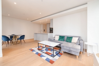 2 Bedroom Apartment to rent in Marsh Wall, Canary Wharf, London, E14