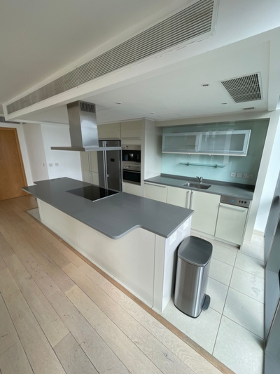 2 Bedroom Apartment to rent in Hertsmere Road, Canary Wharf, London, E14