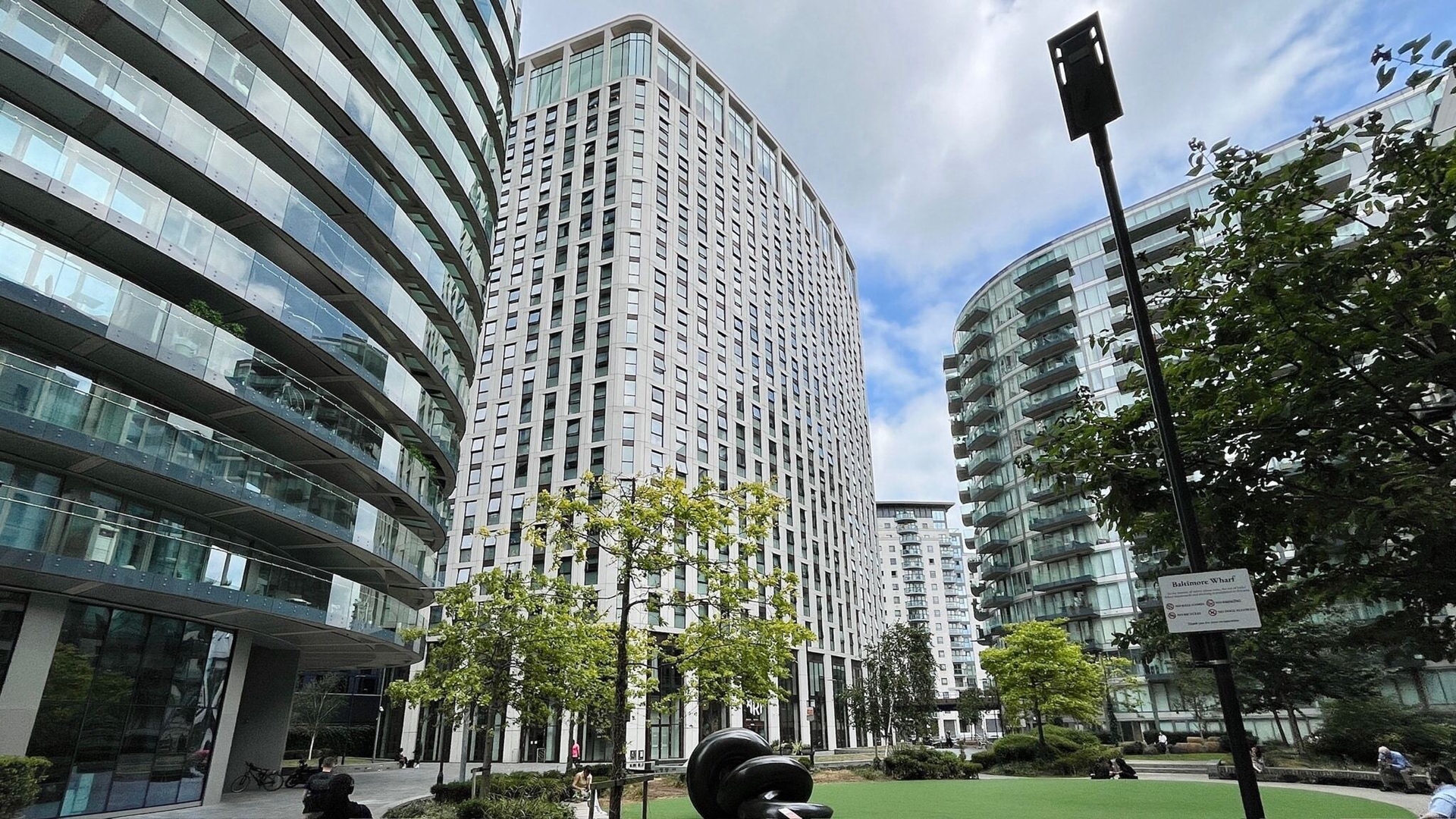 Apartment to rent in Canary Wharf, London, E14