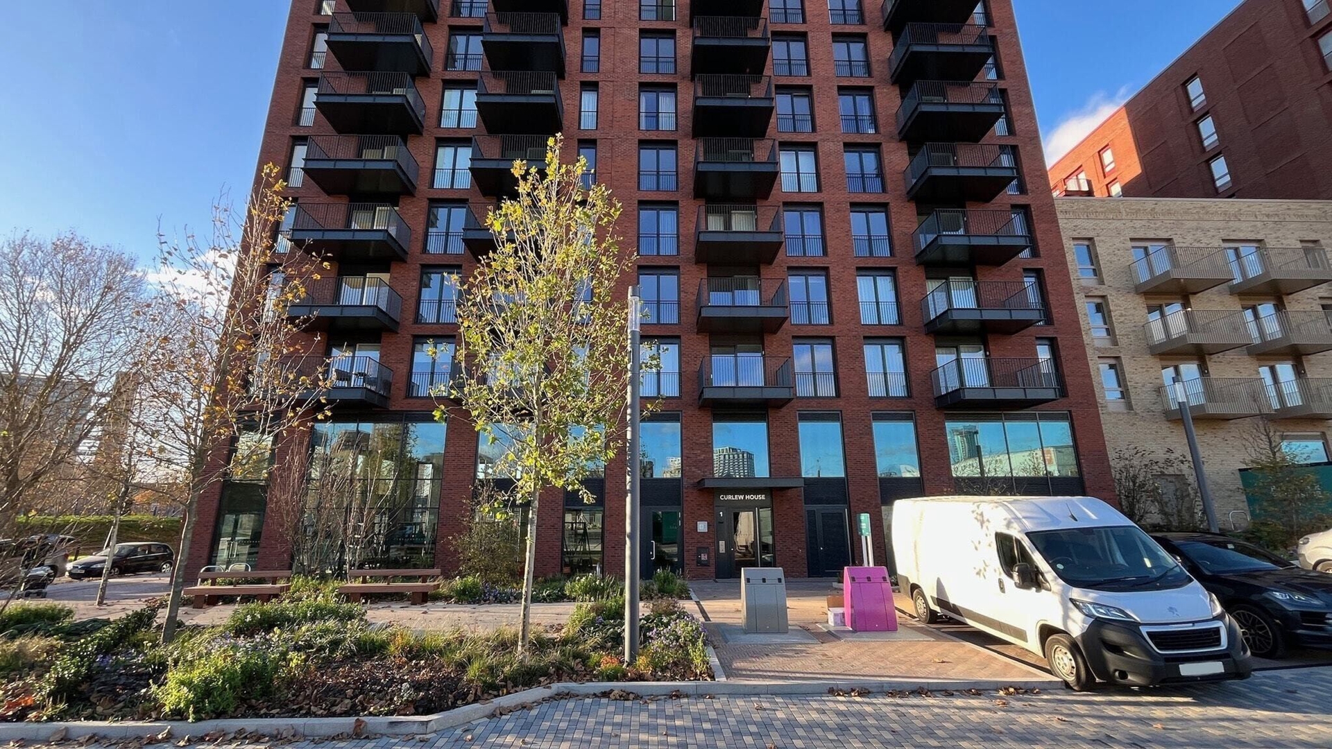 1 Bedroom Apartment to rent in Poplar, London, E14