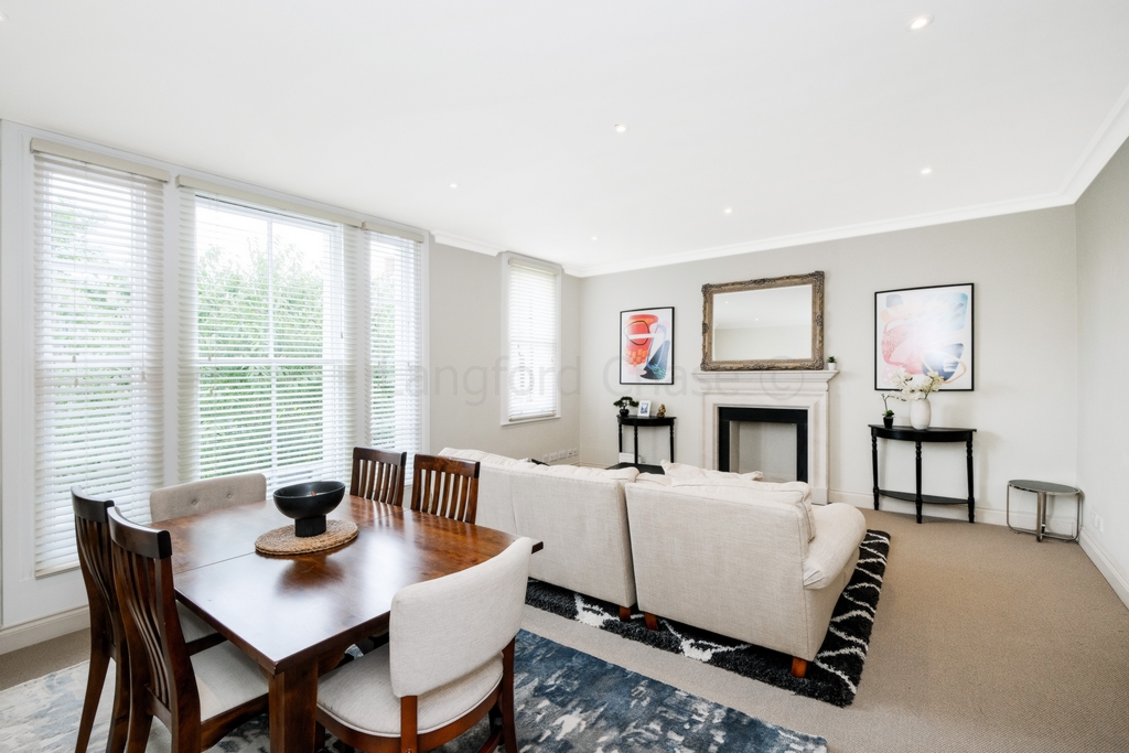 2 Bedroom Apartment to rent in Kensington, London, W8