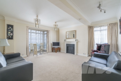 3 Bedroom Apartment to rent in Gloucester Place, Marylebone, London, NW1