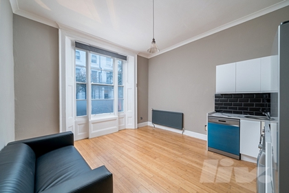 1 Bedroom Apartment to rent in Gloucester Terrace, Paddington, London, W2