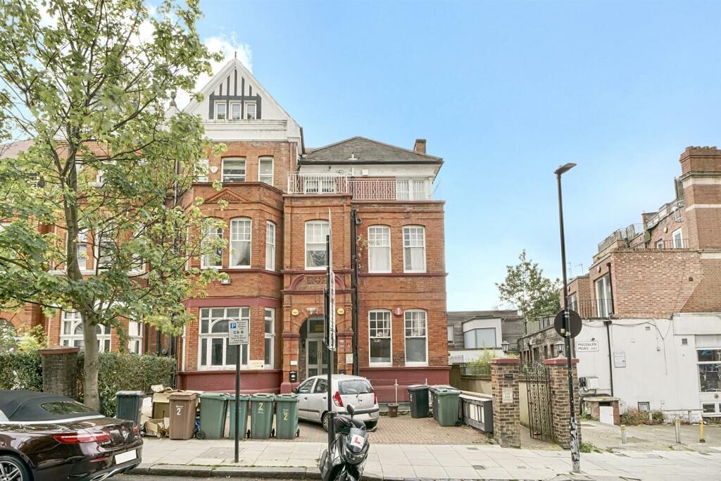 3 Bedroom Apartment to rent in Hampstead, London, NW3