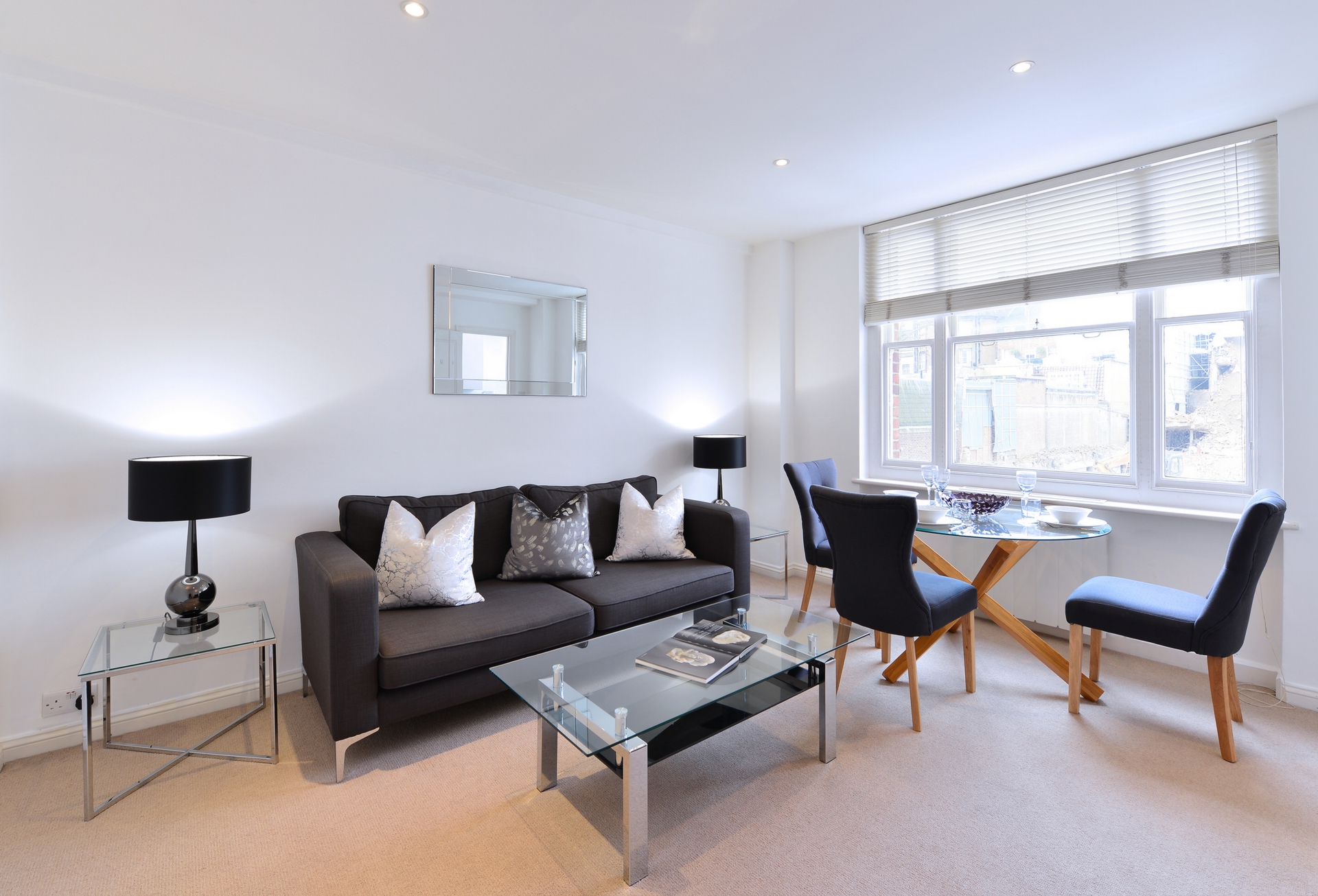 1 Bedroom Apartment to rent in Mayfair, London, W1J