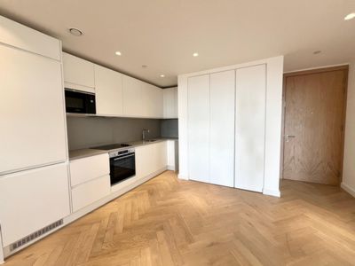 2 Bedroom Apartment to rent in Oberman Road, Dollis Hill, London, NW10