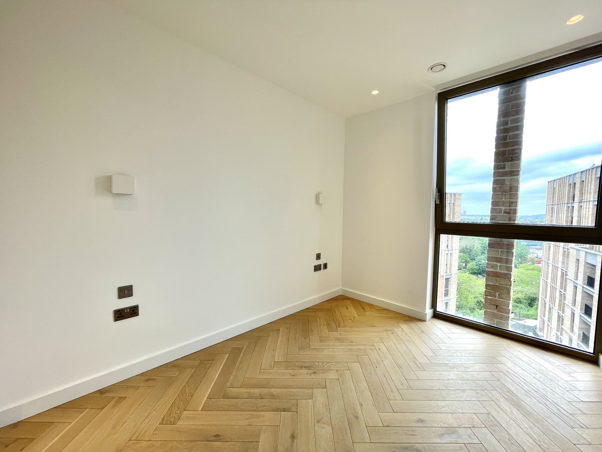 3 Bedroom Apartment to rent in Dollis Hill, London, NW10