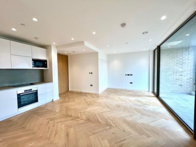 3 Bedroom Apartment to rent in Oberman Road, Dollis Hill, London, NW10