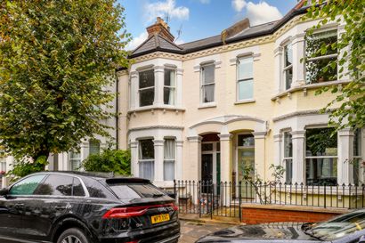 2 Bedroom Maisonette to rent in Cicada Road, Wandsworth, London, SW18