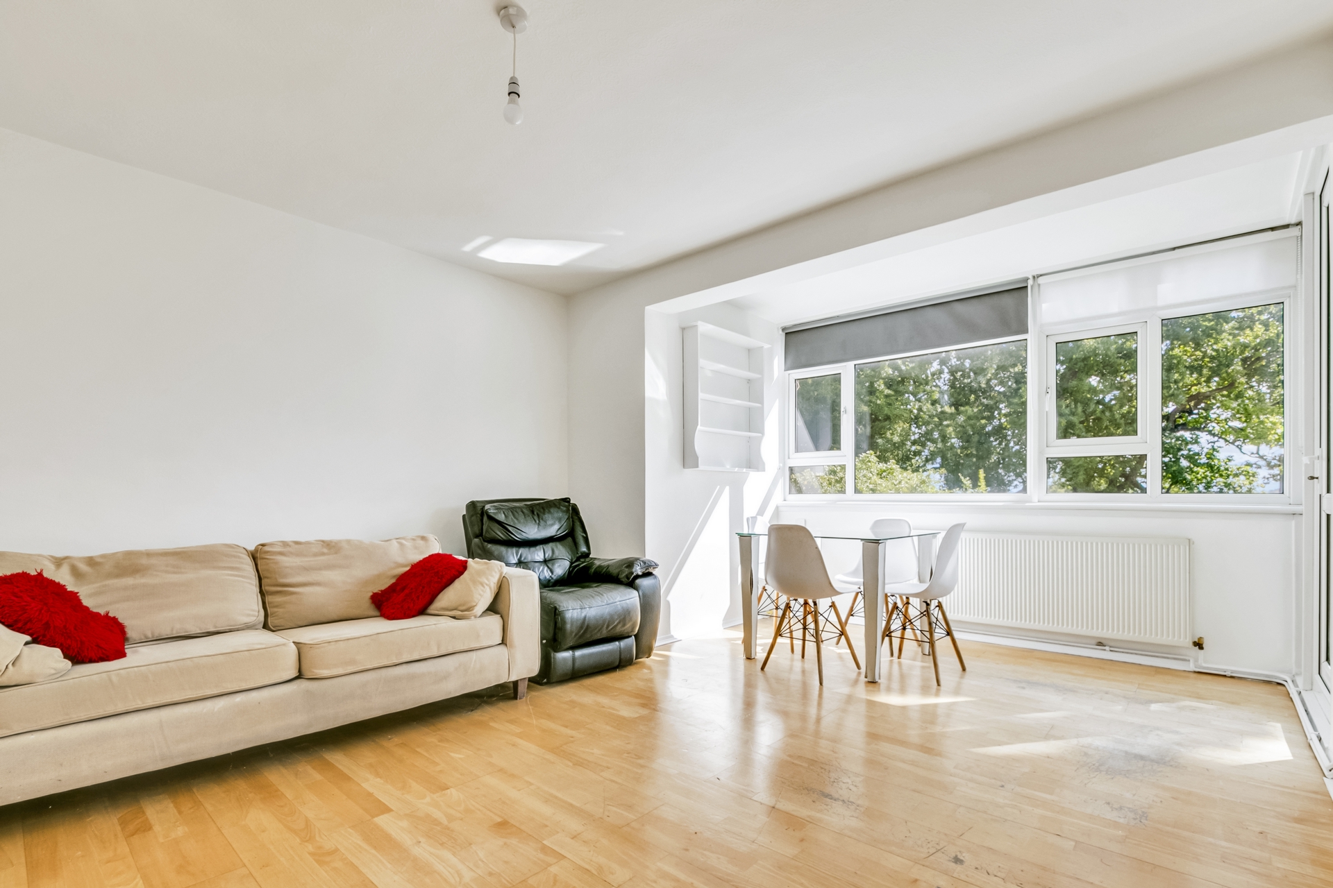 3 Bedroom Apartment to rent in , London, SW19