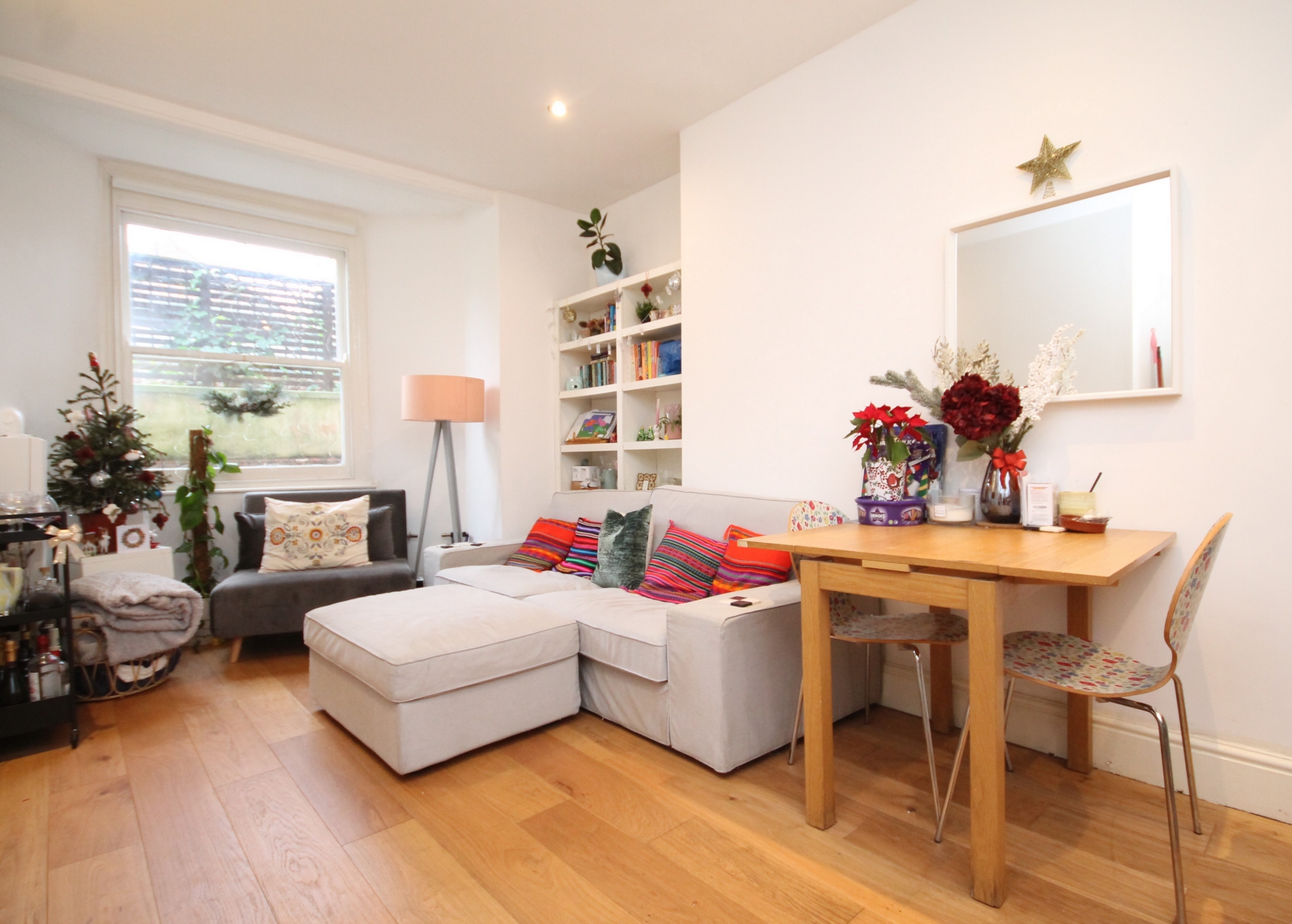 3 Bedroom Flat to rent in Archway, London, N19