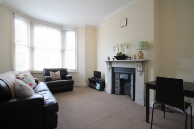 2 Bedroom Flat to rent in Burghley Road, Kentish Town, London, NW5