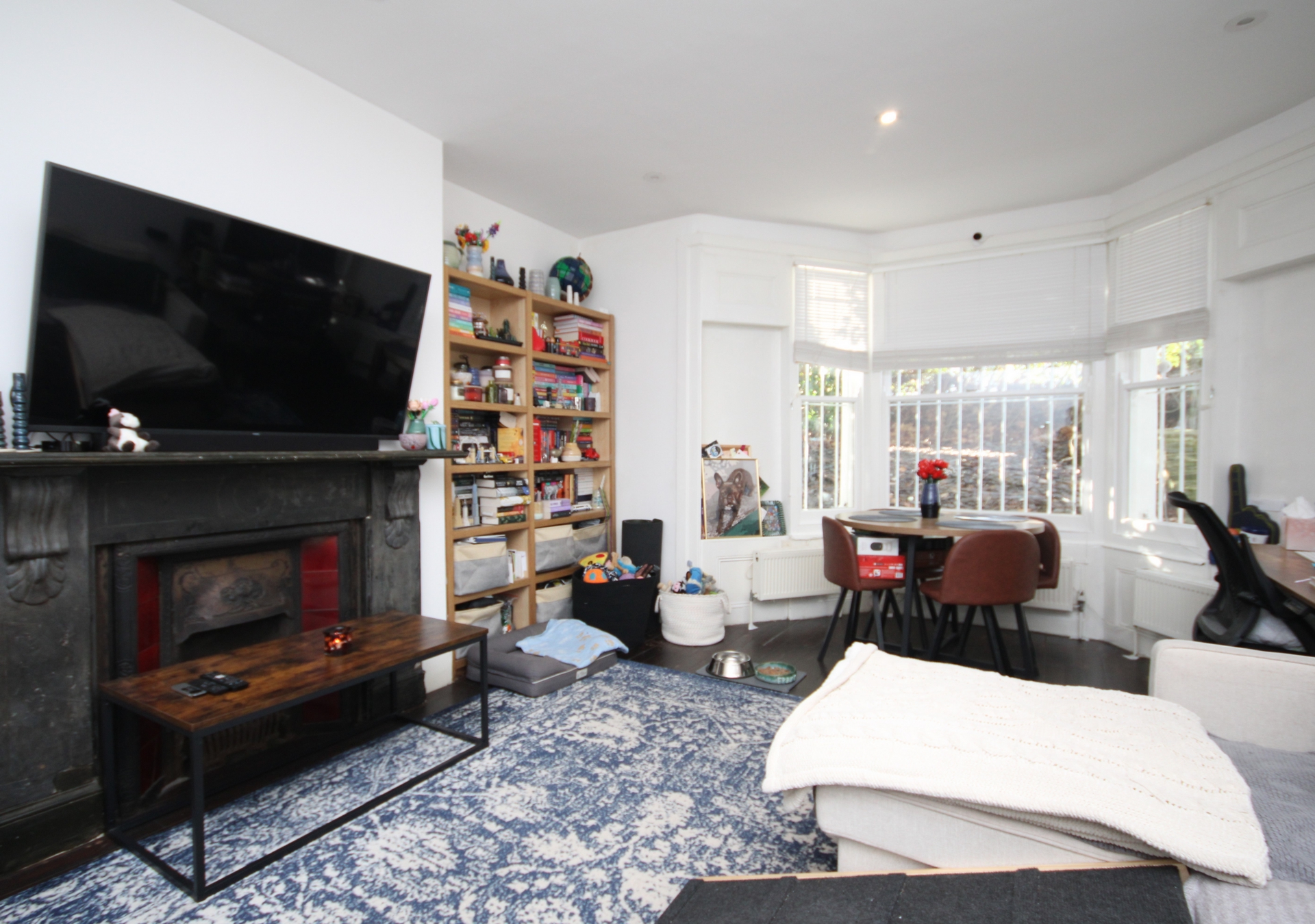 2 Bedroom Flat to rent in Islington, London, N7