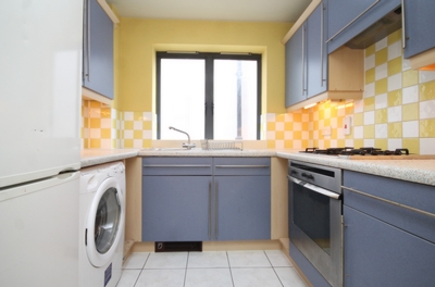 1 Bedroom Flat to rent in Manor Gardens, Islington, London, N7