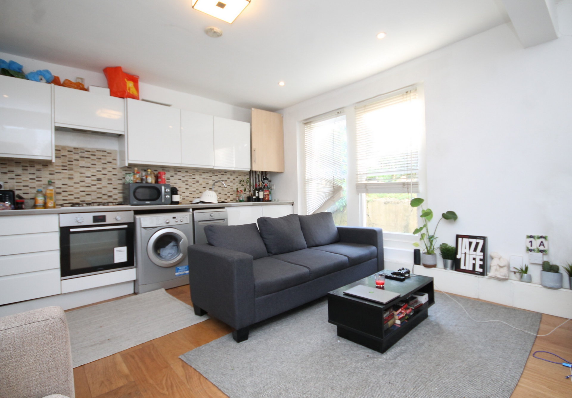 2 Bedroom Flat to rent in Islington, London, N7