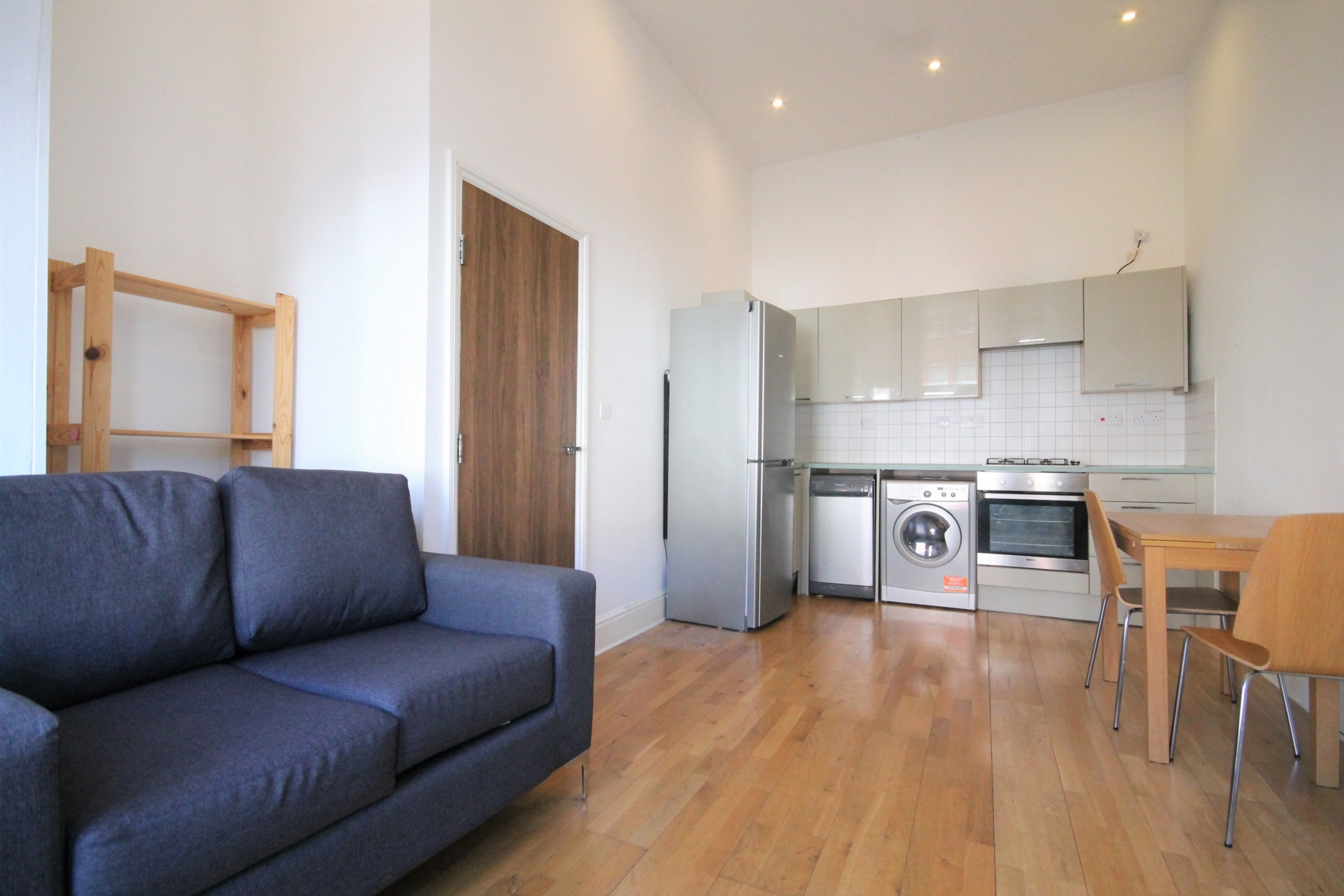 2 Bedroom Flat to rent in Belsize Park, London, NW3