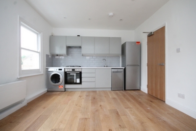 2 Bedroom Flat to rent in Mayton Street, Islington, London, N7