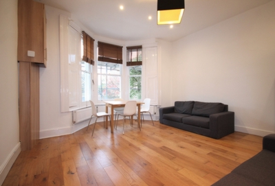 2 Bedroom Flat to rent in Bartholomew Road, Kentish Town, London, NW5