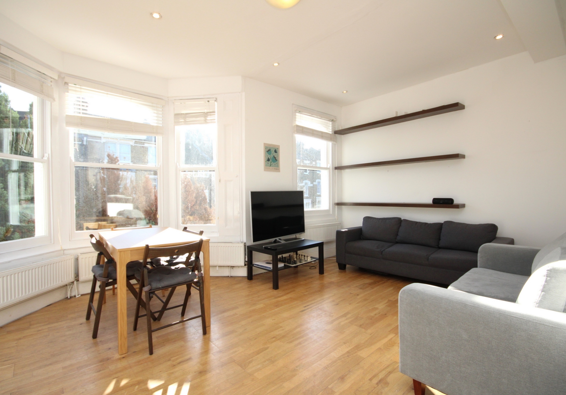 2 Bedroom Flat to rent in Islington, London, N7